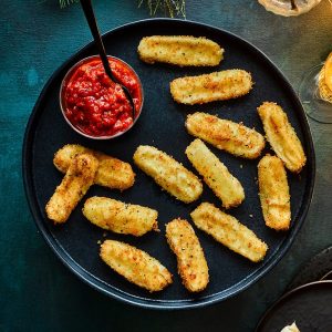Breaded Mozzarella sticks with sweet chilli dip